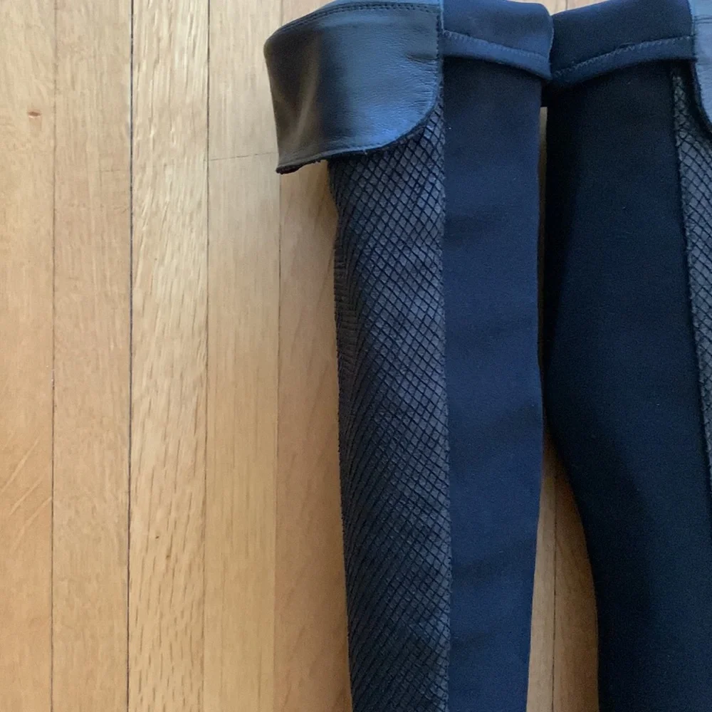 Stuart Weitzman Reserve Over the Knee Boots (Snake Reserve) in 7.5M